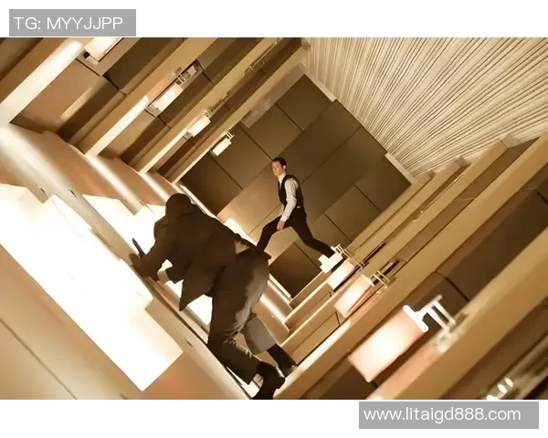 《足球明星卡与梦境世界的交织：盗梦空间中的奇幻冒险》