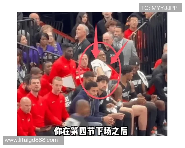 足球巨星披上祖国战袍展现荣耀时刻引发球迷热烈反响 足球巨星披上祖国战袍展现荣耀时刻引发球迷热烈反响